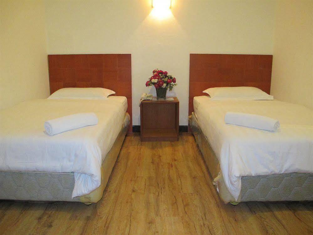 Switz Paradise Hotel - 5 Minute Walk To Centre Point And 10 Minute Walk To Waterfront- Kota Kinabalu Exterior foto